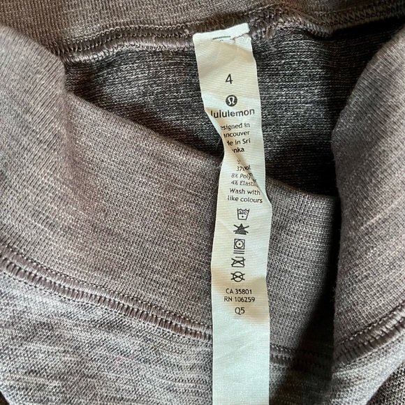 Lululemon leggings Size 4 - Picture 2 of 4